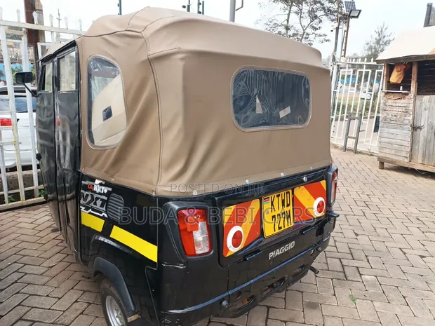 Piaggio TukTuk 2025 Black - 1