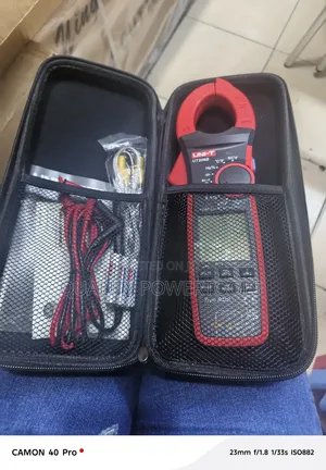 UNI-T 208B Clamp Meter