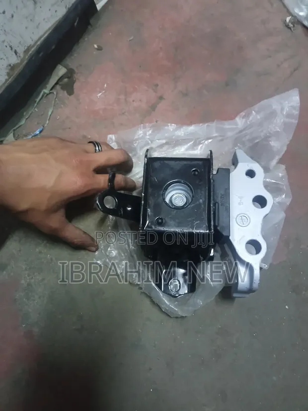 Daihatsu Mira Engine Mounting - Mpya Kabisa - 1