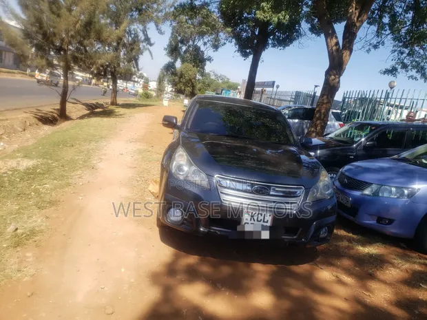 Subaru Outback 2.5i Limited 2010 Nyeusi - 1