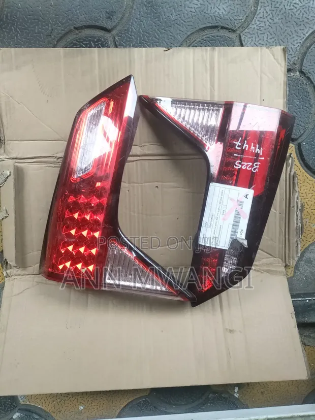 Honda Vezel Used Bootlights - 1