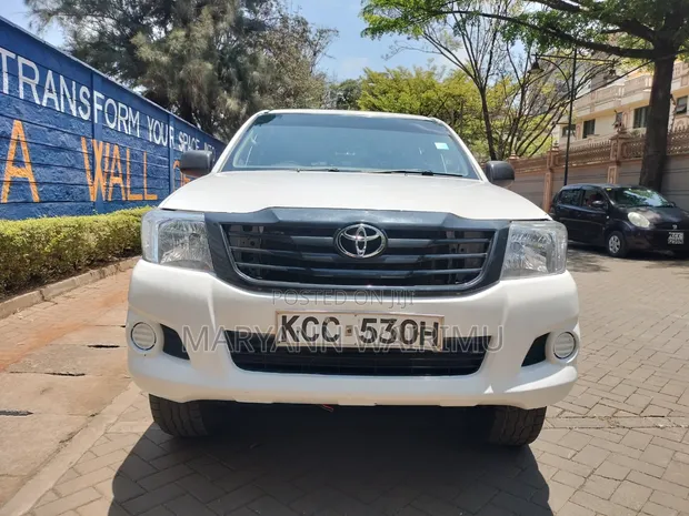 Toyota Hilux Double Cabin 2014 - 1
