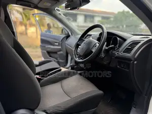Mitsubishi RVR 2019 White