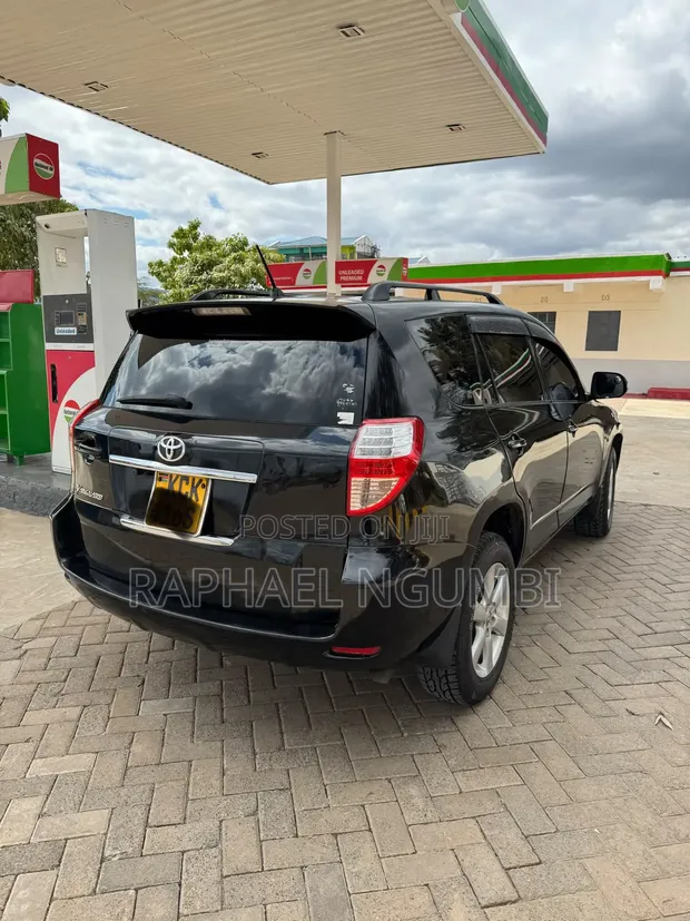 Toyota Vanguard 2010 Black - 1