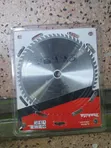 Makita 9" Circular Saw Blade (60 Teeth) - 1