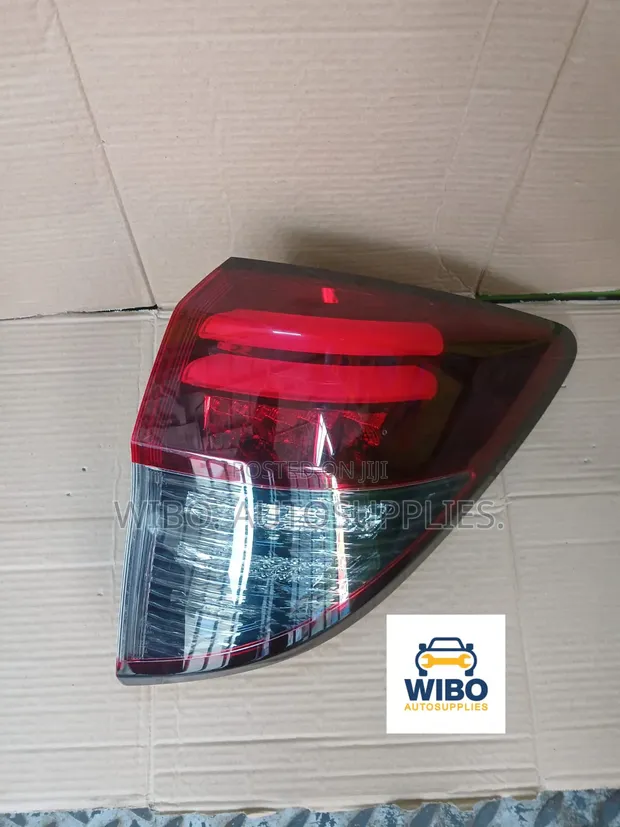 Honda Vezel 2018/2019 Smoked Taillight (Iliyo tumika) - 1