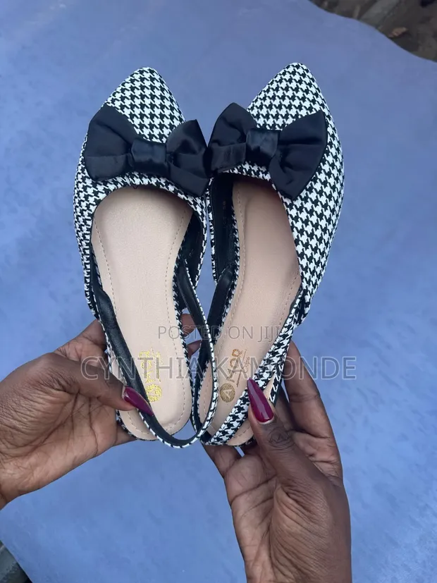 Ladies Slip-on Flats Shoes - 1