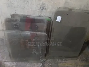 Milango ya Kioo na Fremu za Madirisha za Toyota HiAce Shark (Zilizotumika)