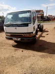 Mitsubishi Canter 2005 Nyeupe - 1