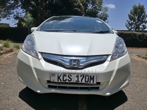 Honda Fit Hybrid 2012