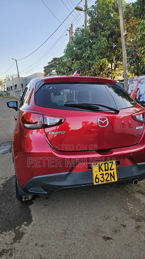 Mazda Demio 2019 Nyekundu - 1