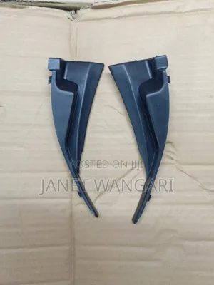 Windscreen Finisher Mazda Axela Model ya Kale