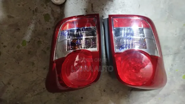 Toyota Corolla Fielder 2010 Mwanga wa Nyuma (Tail Light) - 1