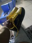 Air Force 1s Nyeusi na Njano Zilizobadilishwa - 2