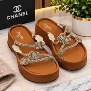 Classy La Brand Wedge Shoes - Brown