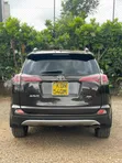 Toyota RAV4 2016 Nyeusi - 2
