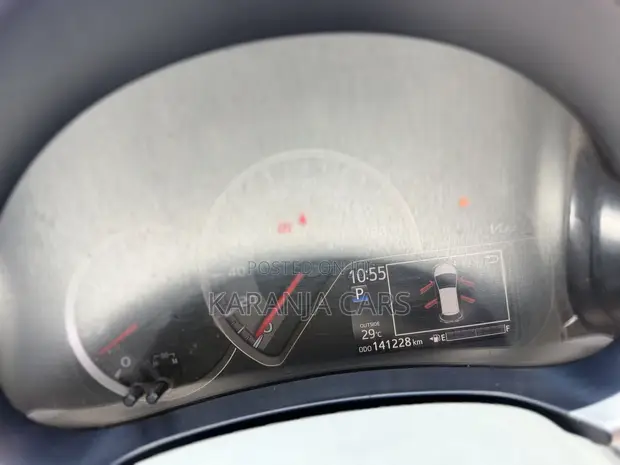 Toyota Vitz 1.3 FWD 5dr 2015 Silver - 1