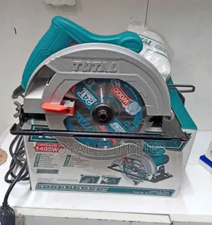 Total 1400W Circular Saw