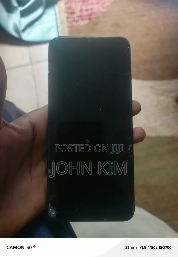 Oppo A17 64GB Bluu (Skrini Imeharibika) - 1