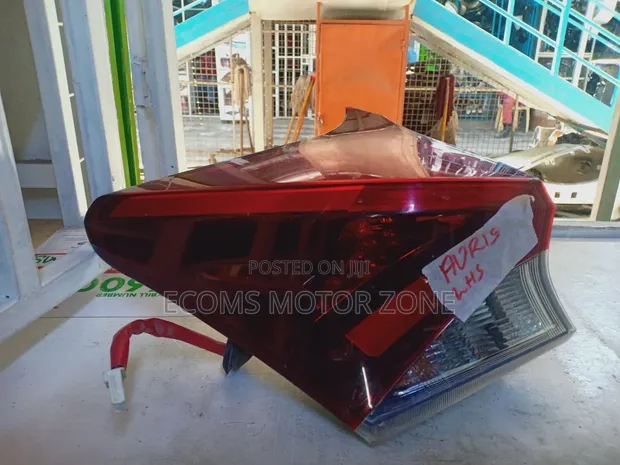 Toyota Auris 2015 Tail Light - 1