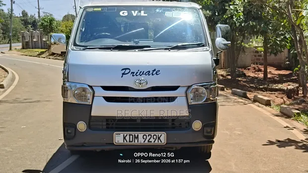 Toyota HiAce 2016 Silver - 1