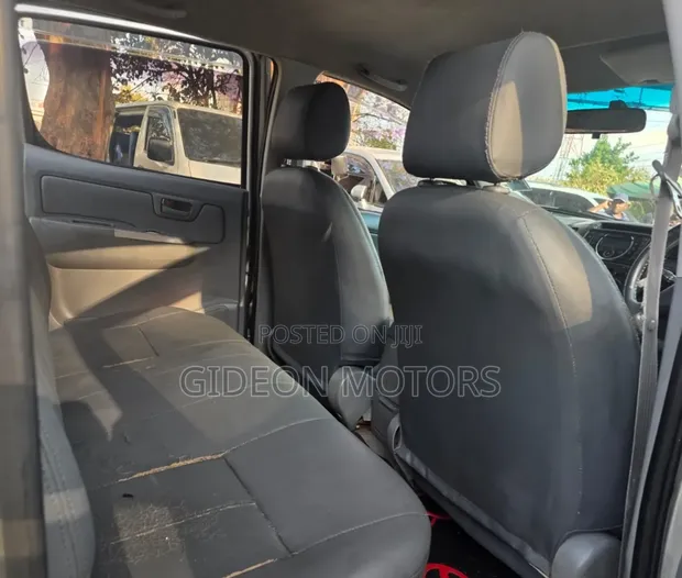 Toyota Hilux 2008 Nyeupe - 1