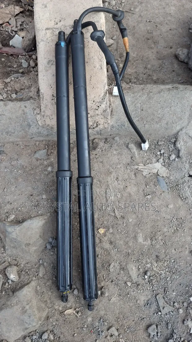 Toyota Harrier Boot Shocks (2014-2019) - 1