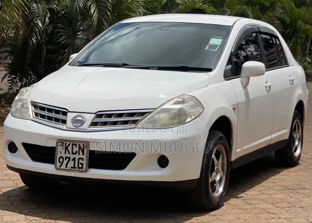 Nissan Tiida 2011 White - 1