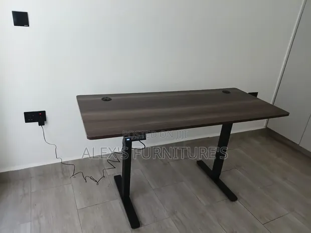 Boss Office Products Electric Height Adjustable Desk - 1