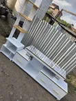 Stand ya Kisasa ya TV na Taa za LED na Kipambo cha Maua - 2