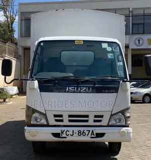Isuzu NKR 2016 Lori la Box