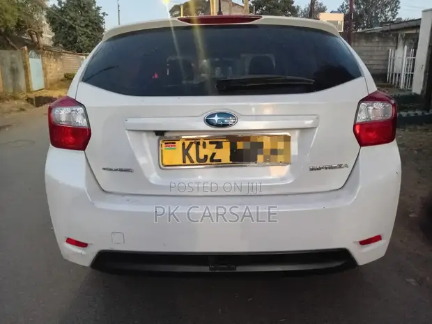 Subaru Impreza 2013 Nyeupe - 1