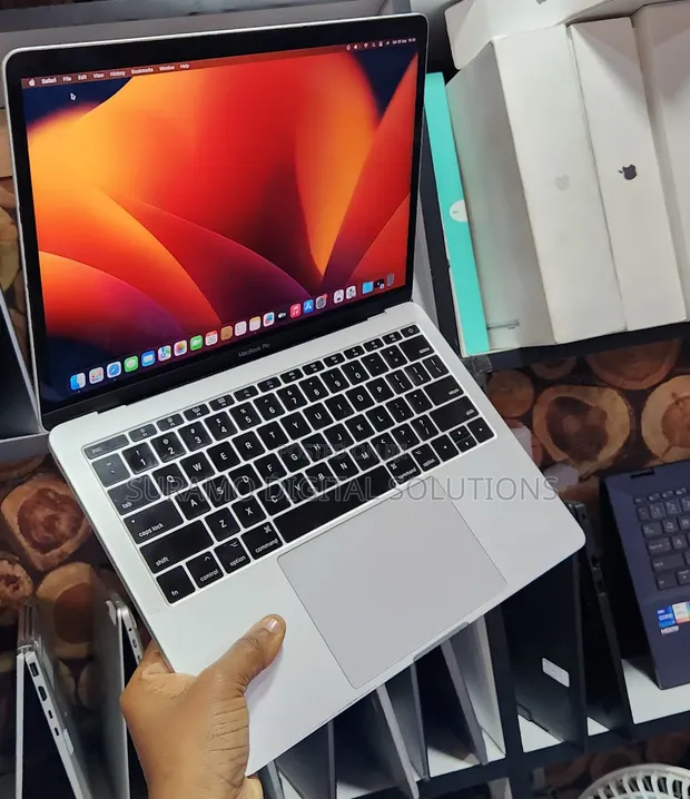 Apple MacBook Pro 2017 13-inch - 1