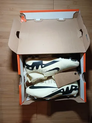 Nike Air Zooms Viatu vya Mpira - Nyeupe