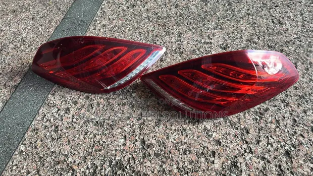 Mercedes-Benz C-Class / GLC 43 / C 200 Taillight - 1