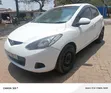 Mazda Demio 2011 Nyeupe - 2