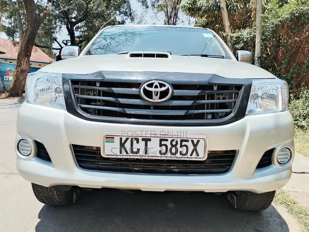 Toyota Hilux Double Cab 2012 - 1