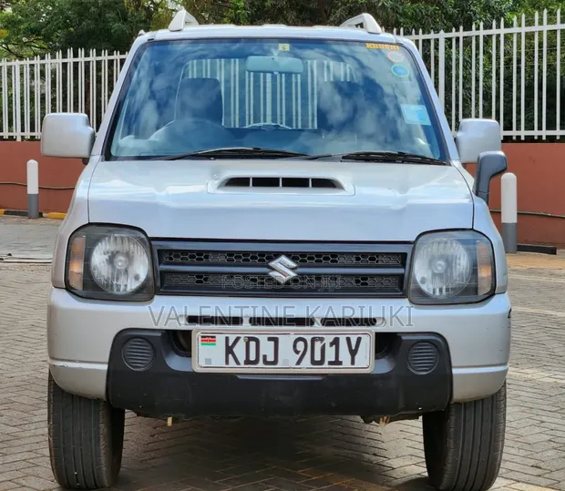 Suzuki Jimny 2015 Nyeusi - 1