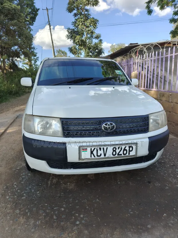 Toyota Probox 1.5 F 2WD 2014 Nyeupe - 1