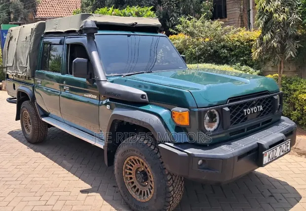 Toyota Land Cruiser 79 Series 2014 Green - 1
