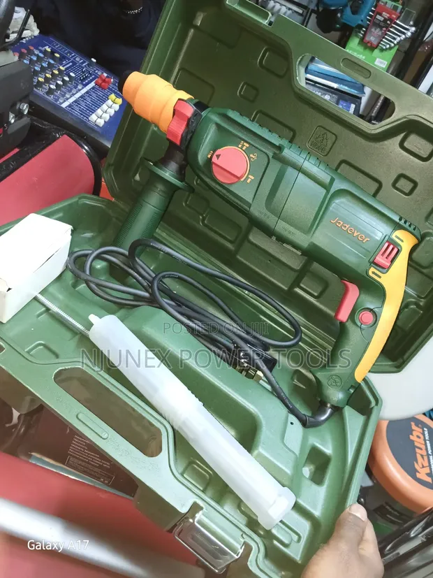 Jadever 800W Industrial Rotary Hammer (JDRH1D26) - 1
