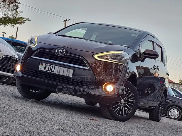 Toyota Sienta 2018 Kahawia - 1
