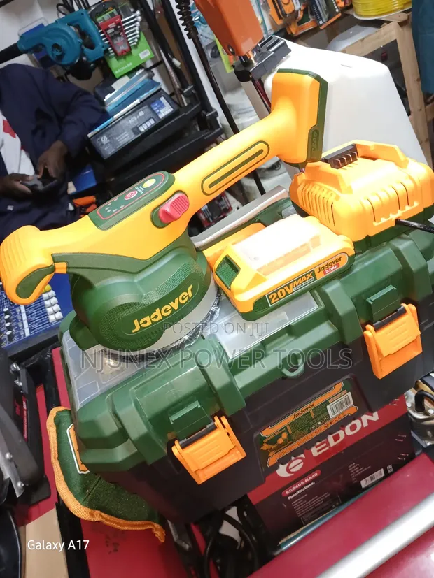 Jadever 20V Cordless Tile Vibration Machine - 1