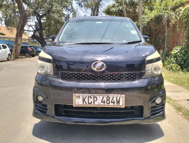 Toyota Voxy 2010 Black - 1