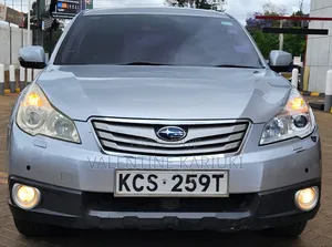 Subaru Outback 2012 Nyeupe