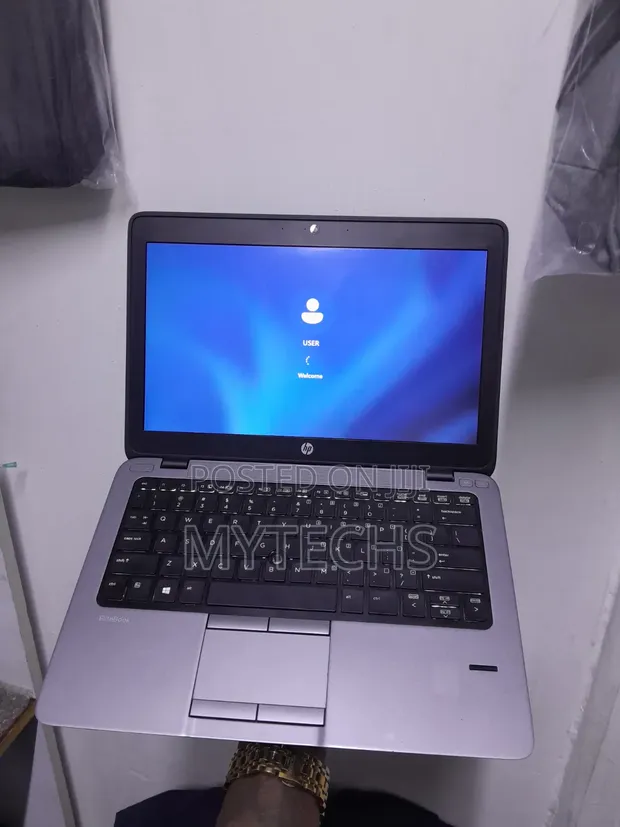 HP EliteBook 820 G1 Laptop - Core i5, 8GB RAM, 500GB HDD - 1