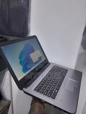 Laptop HP 348 G4 - Intel Core i5, 4GB RAM, 128GB SSD