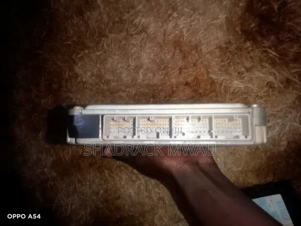 ECU ya Toyota Hilux 2011 (2.5 D-4D) - 1