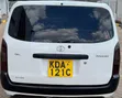 Toyota Axio 2013 Nyeupe - 2
