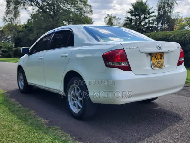 Toyota Axio 2010 - Nyeupe - 1
